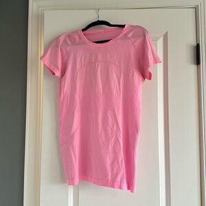Lululemon swiftly tshirt